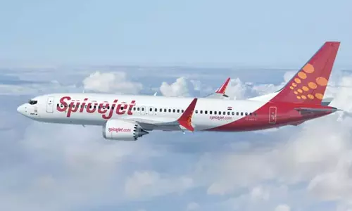 நடுவானில் விமானத்தின் கழிவறையில் இருந்து வெளியேறிய புகை - கேரள பயணியின் செயலால் அதிர்ச்சி