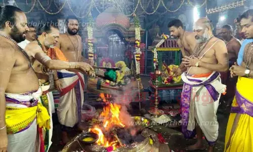 அருணாசலேஸ்வரர் கோவிலில் வருஷாபிஷேக விழா அருணாசலேஸ்வரர் கோவிலில் வருஷாபிஷேக விழா