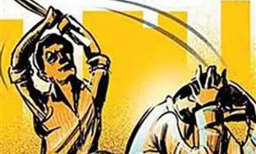 நண்பரின் காதல் திருமணத்துக்கு உதவிய தொழிலாளி மீது தாக்குதல் நண்பரின் காதல் திருமணத்துக்கு உதவிய தொழிலாளி மீது தாக்குதல்