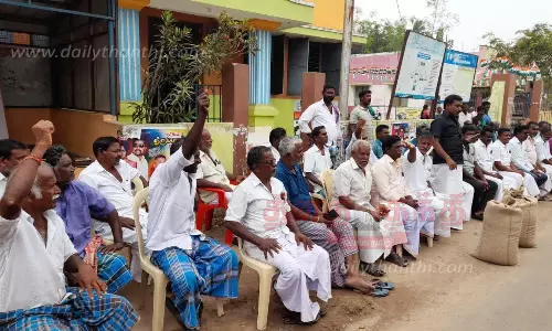 நெல் கொள்முதல் நிலையம் திறக்க வலியுறுத்தி விவசாயிகள் உண்ணாவிரதம் நெல் கொள்முதல் நிலையம் திறக்க வலியுறுத்தி விவசாயிகள் உண்ணாவிரதம்