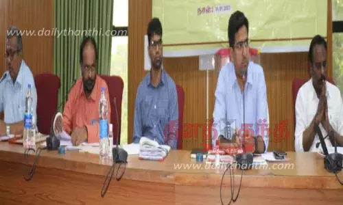 நெல்லையை வறட்சி மாவட்டமாக அறிவிக்க வேண்டும்-குறைதீா்க்கும் கூட்டத்தில் விவசாயிகள் வலியுறுத்தல் நெல்லையை வறட்சி மாவட்டமாக அறிவிக்க வேண்டும்-குறைதீா்க்கும் கூட்டத்தில் விவசாயிகள் வலியுறுத்தல்