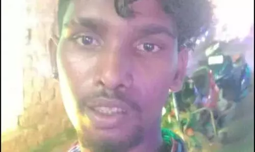 குளச்சல் அருகே மோட்டார் சைக்கிள் ஓடையில் பாய்ந்து வாலிபர் பலி குளச்சல் அருகே மோட்டார் சைக்கிள் ஓடையில் பாய்ந்து வாலிபர் பலி
