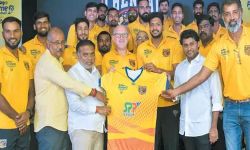 பிரைம் கைப்பந்து லீக் போட்டி: சென்னை பிளிட்ஸ் அணியின் கேப்டனாக நவீன் ராஜா ஜேக்கப் நியமனம் பிரைம் கைப்பந்து லீக் போட்டி: சென்னை பிளிட்ஸ் அணியின் கேப்டனாக நவீன் ராஜா ஜேக்கப் நியமனம்