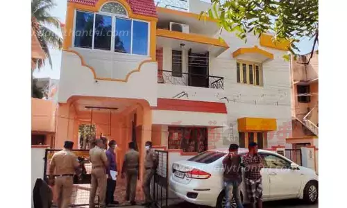 மதுரையில் பரிதாபம்: விஷம் குடித்து தாய்-மகன் தற்கொலை-உருக்கமான கடிதம் சிக்கியது மதுரையில் பரிதாபம்: விஷம் குடித்து தாய்-மகன் தற்கொலை-உருக்கமான கடிதம் சிக்கியது