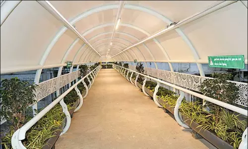 ரிப்பன் மாளிகையில் எழில்மிகு ஆகாய நடை மேம்பாலம் ரிப்பன் மாளிகையில் எழில்மிகு ஆகாய நடை மேம்பாலம்