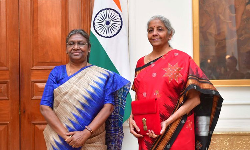 ஜனாதிபதியிடம் மத்திய  பட்ஜெட்டுக்கு ஒப்புதல் பெறுகிறார்  நிர்மலா சீதாராமன்...!