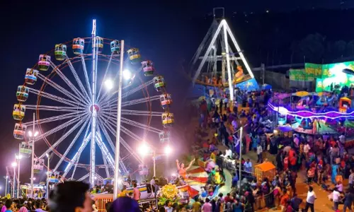 சென்னை தீவுத்திடலில் நடந்து வரும் இந்திய சுற்றுலா-தொழில் பொருட்காட்சிக்கு 4½ லட்சம் பேர் வருகை - அமைச்சர் ராமச்சந்திரன் தகவல் சென்னை தீவுத்திடலில் நடந்து வரும் இந்திய சுற்றுலா-தொழில் பொருட்காட்சிக்கு 4½ லட்சம் பேர் வருகை - அமைச்சர் ராமச்சந்திரன் தகவல்