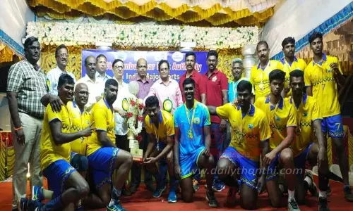 கைப்பந்து போட்டியில் தூத்துக்குடி வ.உ.சி. துறைமுக அணி வெற்றி