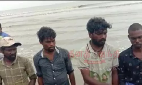 கடலில் தத்தளித்த மீனவர்கள் கரை திரும்பினர்