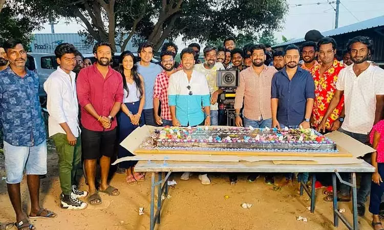 அசோக்செல்வன், சாந்தனு படப்பிடிப்பு நிறைவு.. கேக் வெட்டி கொண்டாடிய படக்குழு