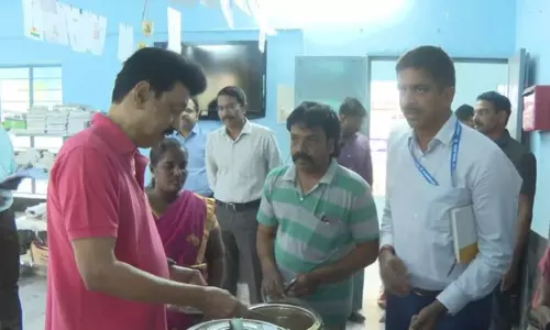 வேலூரில் அதிகாலையிலேயே கள ஆய்வை தொடங்கிய முதல்-அமைச்சர் மு.க.ஸ்டாலின்...! படபடப்பான அதிகாரிகள்...! வேலூரில் அதிகாலையிலேயே கள ஆய்வை தொடங்கிய முதல்-அமைச்சர் மு.க.ஸ்டாலின்...! படபடப்பான அதிகாரிகள்...!
