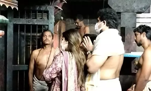 கன்னியாகுமரி பகவதி அம்மன் கோவிலில்நடிகர் ரஜினி மகள் சவுந்தர்யா சாமி தரிசனம் கன்னியாகுமரி பகவதி அம்மன் கோவிலில்நடிகர் ரஜினி மகள் சவுந்தர்யா சாமி தரிசனம்