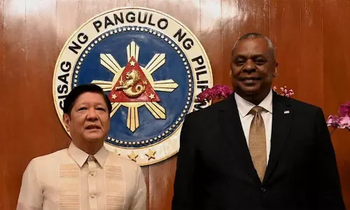 பிலிப்பைன்ஸ் அதிபருடன் அமெரிக்க மந்திரி சந்திப்பு: முக்கிய ராணுவ ஒப்பந்தம் கையெழுத்து