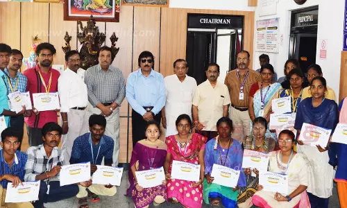 கே.எம்.ஜி. கல்லூரி மாணவர்கள் கலைத்திறன் போட்டிகளில் சாதனை கே.எம்.ஜி. கல்லூரி மாணவர்கள் கலைத்திறன் போட்டிகளில் சாதனை