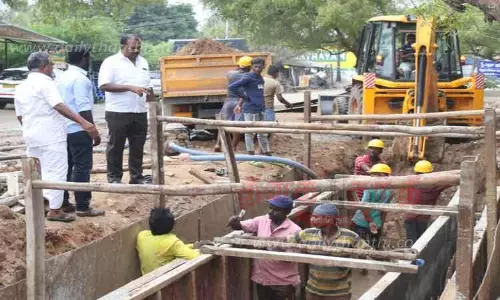 பக்கிள் ஓடை பகுதியில்சிமெண்டு சாலைகள் அமைக்கும் பணி பக்கிள் ஓடை பகுதியில்சிமெண்டு சாலைகள் அமைக்கும் பணி