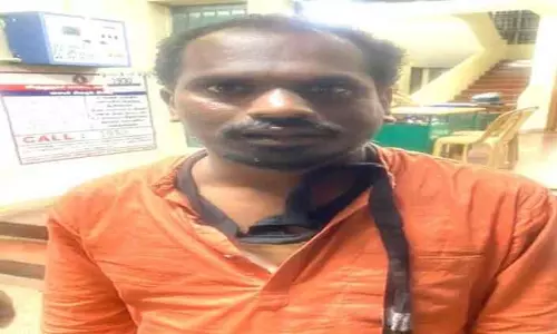 ரூ.7 லட்சம் கேட்டு கோவில் பூசாரி காரில் கடத்தல்