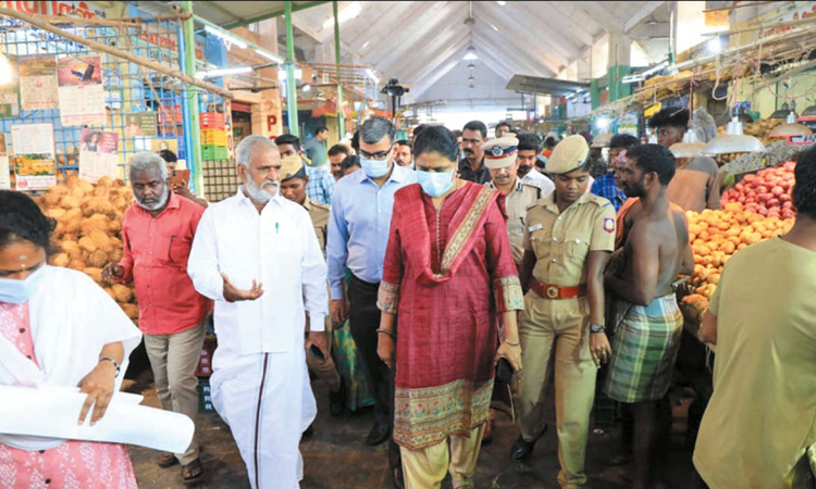 கோயம்பேடு மொத்த மார்க்கெட்டை சர்வதேச தரத்துக்கு நிகராக பராமரிக்க வேண்டும் - அதிகாரிகளுக்கு, அமைச்சர் சேகர் பாபு உத்தரவு