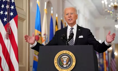 சீன உளவு பலூனை சுட்டு வீழ்த்தியதற்கு அதிபர் பைடன் பாராட்டு