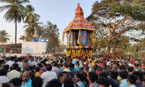 கருமத்தம்பட்டி சென்னியாண்டவர் கோவில் தேரோட்டம்