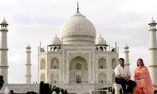 இந்திய பயணம்: தாஜ்மஹாலை நேரில் கண்ட பாக். முன்னாள் அதிபர் பர்வேஷ் முஷாரப்பின் முதல் கேள்வி...? இந்திய பயணம்: தாஜ்மஹாலை நேரில் கண்ட பாக். முன்னாள் அதிபர் பர்வேஷ் முஷாரப்பின் முதல் கேள்வி...?
