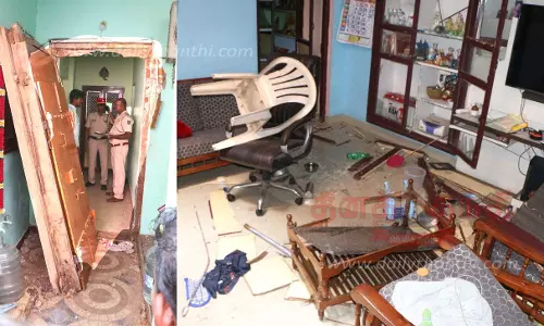 நகைக்கடை உரிமையாளர் வீட்டில்மர்ம பொருள் வெடித்து கதவு தகர்ப்பு
