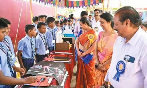 காஞ்சீபுரம் மாவட்டத்தில்  பள்ளியில் அறிவியல் கண்காட்சி