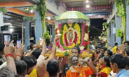 முத்தாரம்மன் சப்பர பவனி