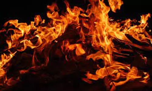 கபிலர்மலை அருகேகுடிசையில் தீ விபத்துரூ.3 லட்சம் பொருட்கள் எரிந்து சேதம்