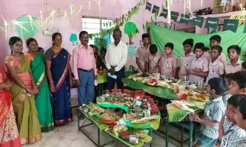 முதுகுளத்தூர் ஊராட்சி ஒன்றிய நடுநிலைப்பள்ளி சார்பில் உணவு திருவிழா