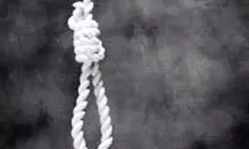 போலீஸ்காரர் தூக்குப்போட்டு தற்கொலை