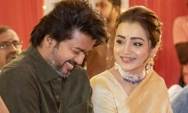 தளபதி விஜய்யின் 'லியோ' படத்தில் இருந்து திரிஷா விலகலா...! உண்மை என்ன...!