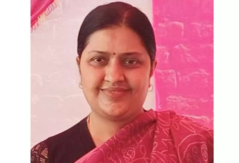 மதுபோதையில் பெண் எம்.எல்.சி.யை தாக்கியவர் கைது மதுபோதையில் பெண் எம்.எல்.சி.யை தாக்கியவர் கைது