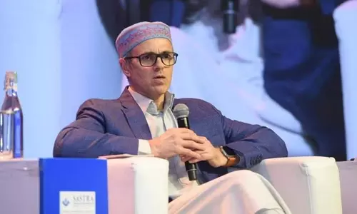 ஜம்மு காஷ்மீரில் ஜனநாயகம் எங்கு உள்ளது? - உமர் அப்துல்லா கேள்வி ஜம்மு காஷ்மீரில் ஜனநாயகம் எங்கு உள்ளது? - உமர் அப்துல்லா கேள்வி