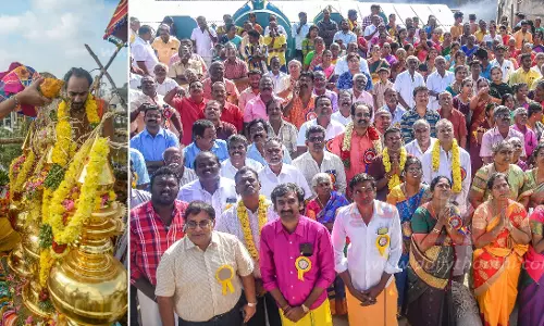 தஞ்சை கீழவாசல் ஒட்டக்கார தெருஉஜ்ஜையினி மாகாளி அம்மன் கோவில் குடமுழுக்குஆயிரக்கணக்கான பக்தர்கள் தரிசனம் தஞ்சை கீழவாசல் ஒட்டக்கார தெருஉஜ்ஜையினி மாகாளி அம்மன் கோவில் குடமுழுக்குஆயிரக்கணக்கான பக்தர்கள் தரிசனம்