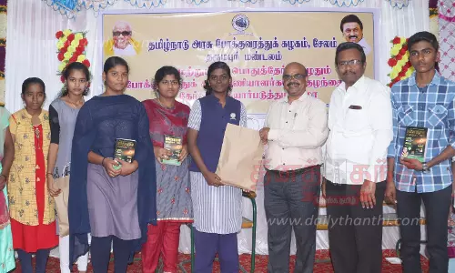 தர்மபுரியில், அரசு போக்குவரத்து கழகம் சார்பில்பொதுத்தேர்வு எழுதும் மாணவர்களுக்கான விழிப்புணர்வு நிகழ்ச்சி