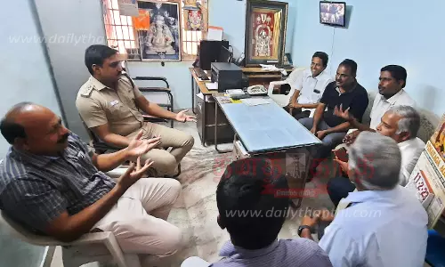 கோழிப்பண்ணையாளர்கள் 2-வது நாளாக போராட்டம் நடத்த முயற்சி