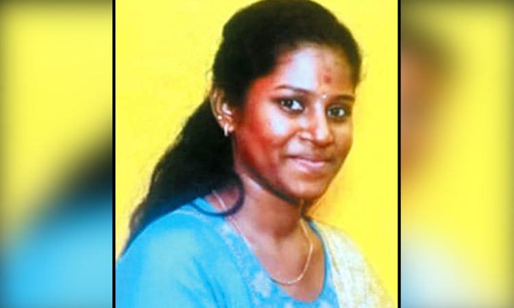 சென்னை ராயப்பேட்டையில் பஸ் சக்கரத்தில் சிக்கி ஐ.டி. பெண் ஊழியர் பலி - அண்ணன் கண் எதிேர பரிதாபம்