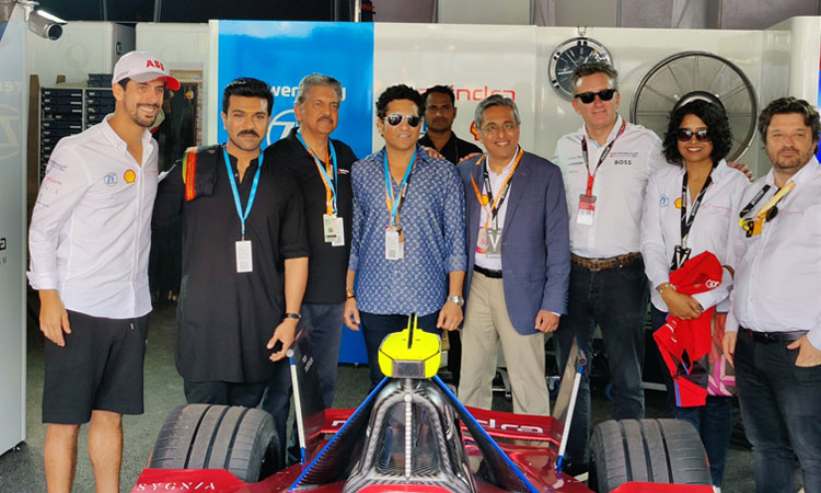 நாட்டு நாட்டு பாடல்... ஆனந்த் மகிந்திராவுக்கு ஸ்டெப் கற்று கொடுத்த நடிகர் ராம்சரண்