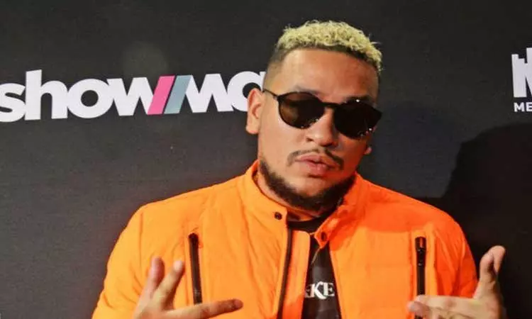 தென் ஆப்பிரிக்காவில் பிரபல ராப் பாடகர் சுட்டுக்கொலை தென் ஆப்பிரிக்காவில் பிரபல ராப் பாடகர் சுட்டுக்கொலை