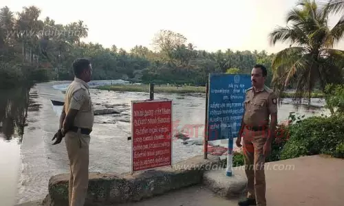 ஆழியார் தடுப்பணையில் போலீஸ் பாதுகாப்பு