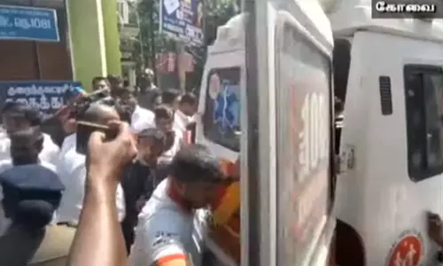 கோவை நீதிமன்ற வளாகத்தில் 2 பேரை அரிவாளால் வெட்டிய கும்பல் - ஒருவர் உயிரிழப்பு