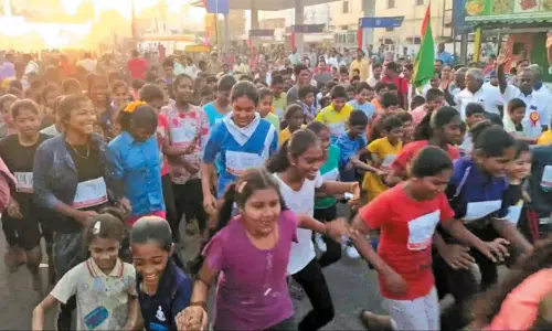 விழிப்புணர்வு மாரத்தான் ஓட்டம்