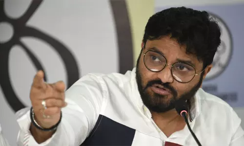 மேற்கு வங்காள மந்திரிக்கு திடீர் நெஞ்சுவலி: ஆஸ்பத்திரியில் அனுமதி