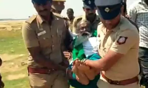 தேசிய தென்னிந்திய நதிகள் இணைப்பு விவசாய சங்கத்தினர் 40 பேர் கைது தேசிய தென்னிந்திய நதிகள் இணைப்பு விவசாய சங்கத்தினர் 40 பேர் கைது