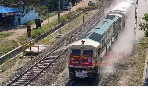 இரட்டை ரெயில் பாதை பணிகள் முடிந்ததால் மதுரை-திருமங்கலம் இடையே 120 கி.மீ. வேகத்தில் ரெயிலை இயக்கி அதிவேக சோதனை இரட்டை ரெயில் பாதை பணிகள் முடிந்ததால் மதுரை-திருமங்கலம் இடையே 120 கி.மீ. வேகத்தில் ரெயிலை இயக்கி அதிவேக சோதனை