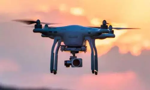 காஷ்மீரில் அனுமதியின்றி பறந்த டிரோனை கைப்பற்றிய போலீசார்