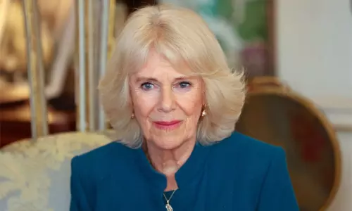 இங்கிலாந்து ராணி கமிலாவுக்கு கொரோனா