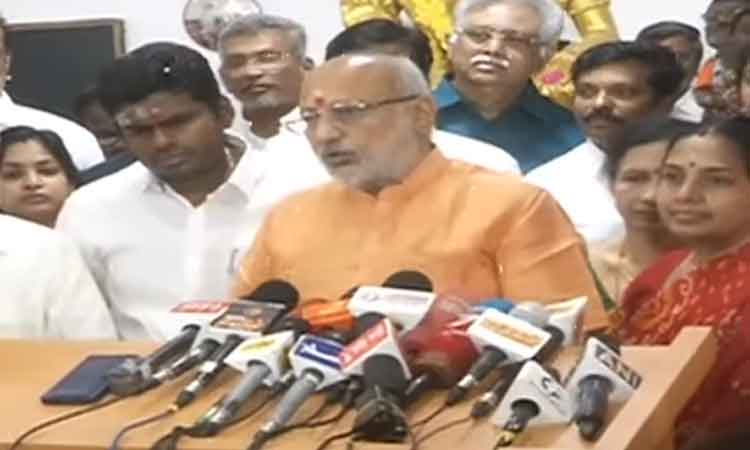 பாஜகவின் அணைத்து  பொறுப்புகளில் இருந்து சி.பி.ராதாகிருஷ்ணன் ராஜினாமா