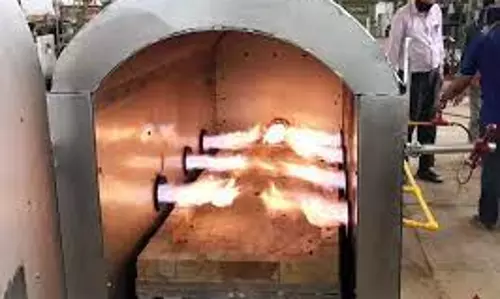 மறுபரிசீலனை செய்ய கோரிக்கை மறுபரிசீலனை செய்ய கோரிக்கை