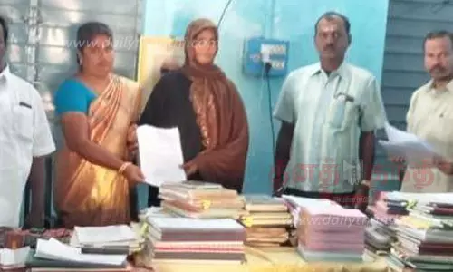 பயனாளிகளுக்கு இலவச வீட்டுமனை பட்டா  வழங்கும் நிகழ்ச்சி